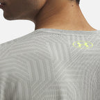 T-shirt Under Armour Tech Vent Geotessa - Gris/Jaune