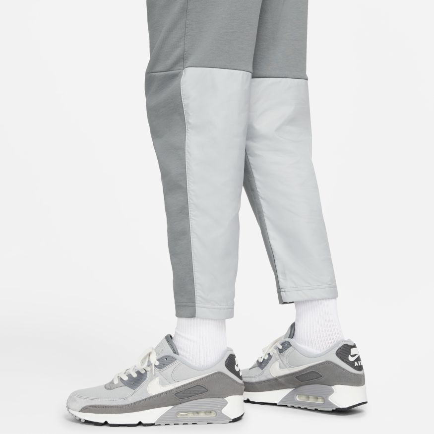 Pantalon Nike Sportswear Tech Essentials - Gris