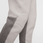 Pantalon Nike Tech Fleece - Gris