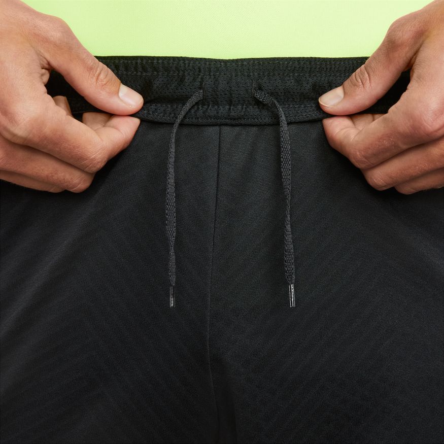 Short d'entrainement Tottenham Hotspur Strike - Noir/Jaune