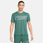 T-shirt Nike Running Challenger Flash - Vert